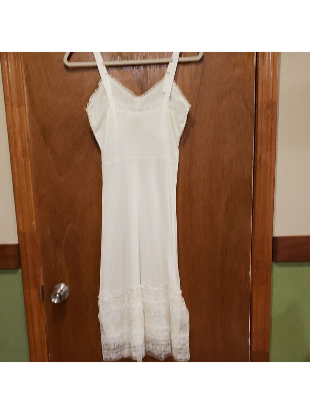 Elegant Vintage Cream/White Lace Slip - Picture 6 of 13